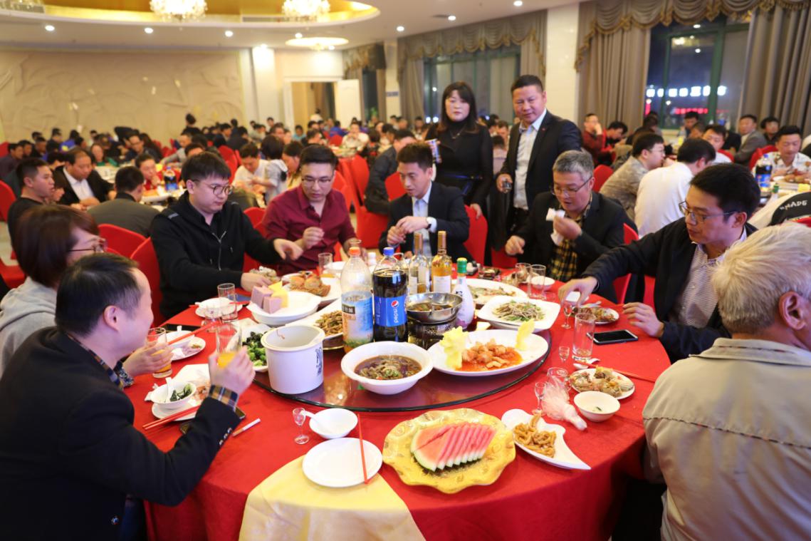 權偉集團“答蟹會”晚宴